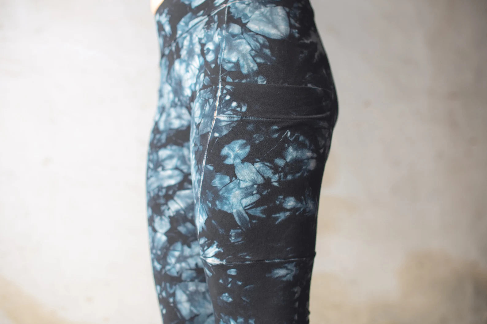 Dark Blue Floral Stretchy Leggings